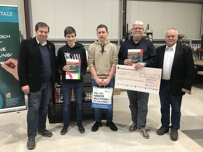 Auswertung Sch&uuml;lerwettbewerb zu den BerufsInfotagen 2019 (Foto: Landratsamt)