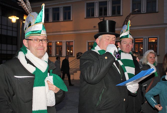 Nubbel den Flammen übergeben (Foto: Karl-Heinz Herrmann) Nubbel den Flammen übergeben (Foto: Karl-Heinz Herrmann)