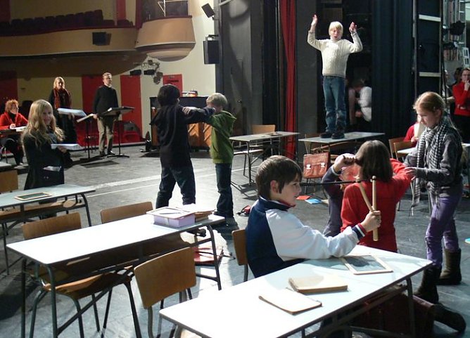 Kinderchor (Foto: B. Susemihl) Kinderchor (Foto: B. Susemihl)