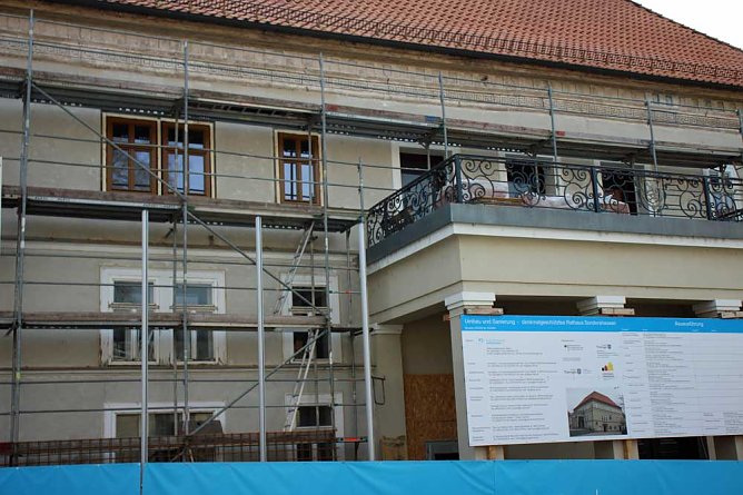 Neue Fenster werden eingebaut (Foto: Karl-Heinz Herrmann)