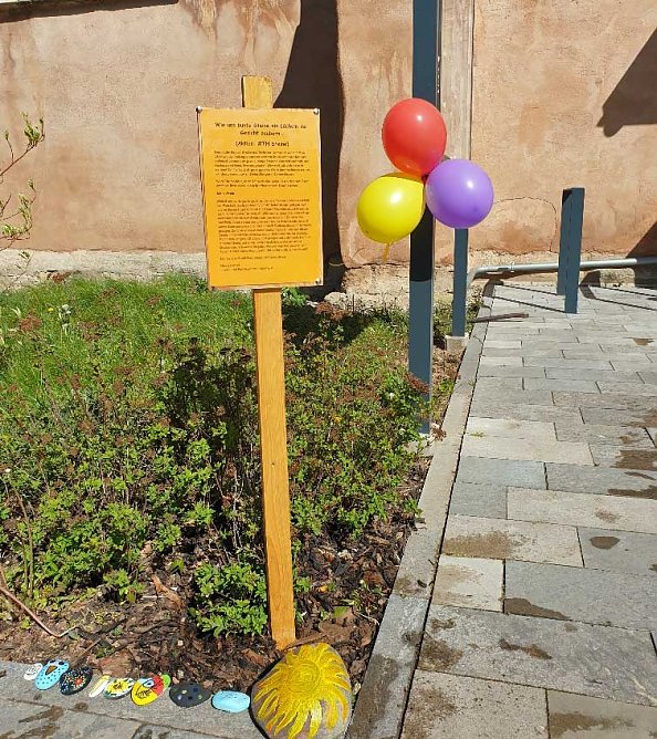 Wie uns bunte Steine ein L&auml;cheln ins Gesicht zaubern� (Foto: D&uuml;ne)