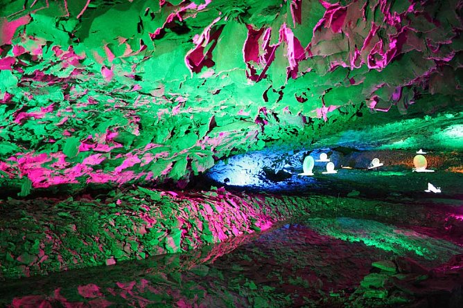 Die Barbarossah&ouml;hle &ouml;ffnet farbenpr&auml;chtig n&auml;chste Woche (Foto: Barbarossah&ouml;hle)