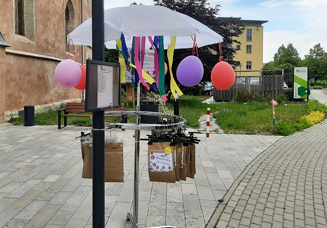 Mittwoch wieder Mitmacht&uuml;te abholen (Foto: Karl-Heinz Herrmann)