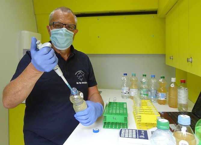 Labormobil ist wieder unterwegs (Foto: VSR - Gew&auml;sserschutz)