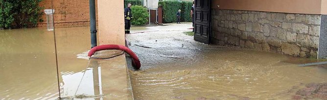 Dauerregen ruft Feuerwehren auf den Plan (Foto: Silvio Dietzel)