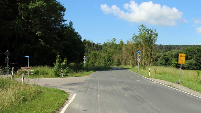 F&uuml;r Radfahrer und Fu&szlig;g&auml;nger Umleitung &uuml;ber den Possen (Foto: Karl-Heinz Herrmann)