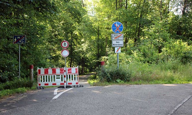 F&uuml;r Radfahrer und Fu&szlig;g&auml;nger Umleitung &uuml;ber den Possen (Foto: Karl-Heinz Herrmann)
