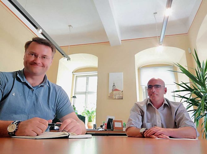 Zu Besuch im Greußener Rathaus (Foto: Stefan Schard) Zu Besuch im Greußener Rathaus (Foto: Stefan Schard)