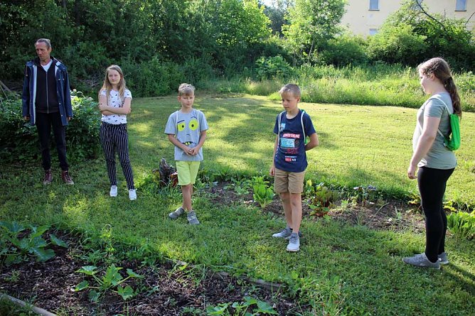 Heute wurde an der GS Franzberg geerntet und ges&auml;t (Foto: Karl-Heinz Herrmann)