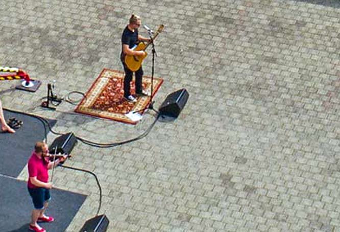 Wieder eindrucksvolle Aufnahmen vom Hebebühnenkonzert (Foto: Martin Ludwig maniax at work) Wieder eindrucksvolle Aufnahmen vom Hebebühnenkonzert (Foto: Martin Ludwig maniax at work)
