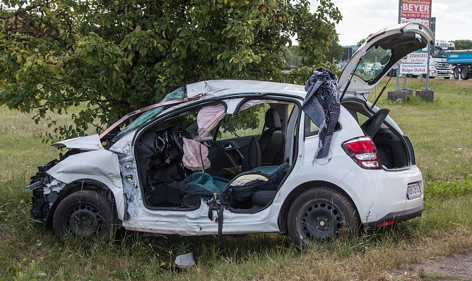 Unfall auf der B4 (Foto: S.Tetzel)