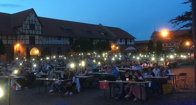 Stimmungsvolle Abende bei den Heringer Sommernächten (Foto: Hessensound) Stimmungsvolle Abende bei den Heringer Sommernächten (Foto: Hessensound)