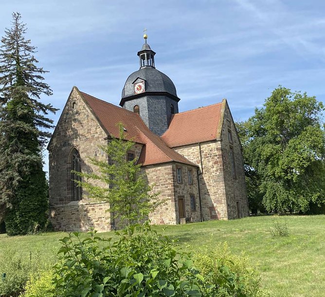 Udersleber Wandergruppe in Reinsdorf und Nebra auf Erkundungstour (Foto: Christiane Thelemann) Udersleber Wandergruppe in Reinsdorf und Nebra auf Erkundungstour (Foto: Christiane Thelemann)