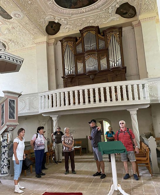 Udersleber Wandergruppe in Reinsdorf und Nebra auf Erkundungstour (Foto: Christiane Thelemann) Udersleber Wandergruppe in Reinsdorf und Nebra auf Erkundungstour (Foto: Christiane Thelemann)