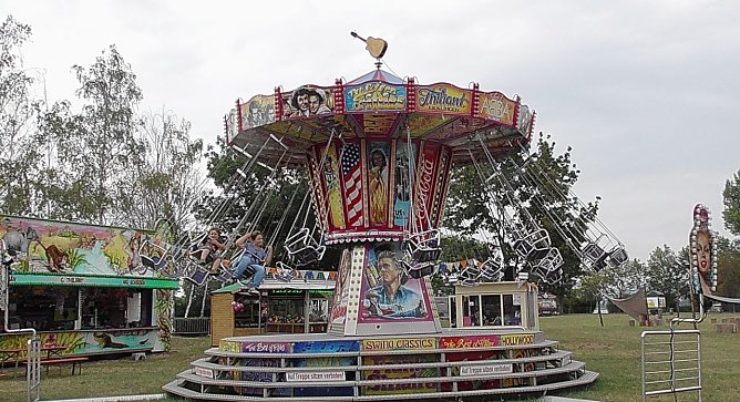 Kleiner Rummel am Stausee Kelbra (Foto: Ulrich Reinboth) Kleiner Rummel am Stausee Kelbra (Foto: Ulrich Reinboth)