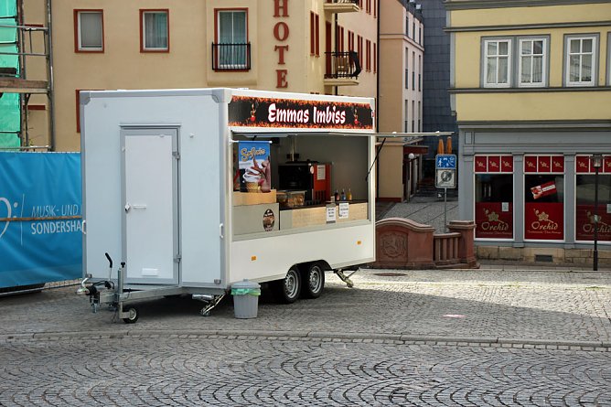 Erfolgreicher Antik-Trödelmarkt in Sondershausen (Foto: Karl-Heinz Herrmann) Erfolgreicher Antik-Trödelmarkt in Sondershausen (Foto: Karl-Heinz Herrmann)