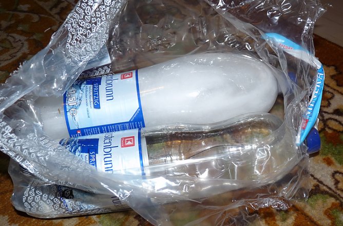 Mineralwasserflasche (Foto: Karl-Heinz Herrmann)