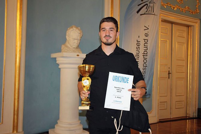 Ehrung der Sportlerinnen und Sportler bei 24. Sportgala (Foto: Karl-Heinz Herrmann) Ehrung der Sportlerinnen und Sportler bei 24. Sportgala (Foto: Karl-Heinz Herrmann)