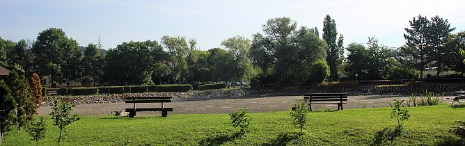 Schwanenteich (Foto: Karl-Heinz Herrmann) Schwanenteich (Foto: Karl-Heinz Herrmann)