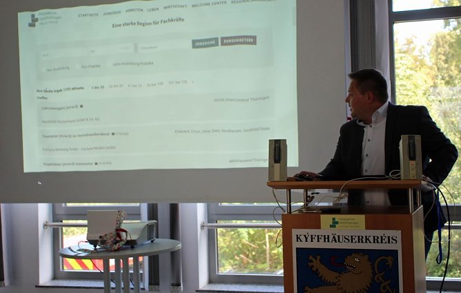 Neues Perspektivenportal mit Kernstück Jobbörse im Netz (Foto: Karl-Heinz Herrmann) Neues Perspektivenportal mit Kernstück Jobbörse im Netz (Foto: Karl-Heinz Herrmann)