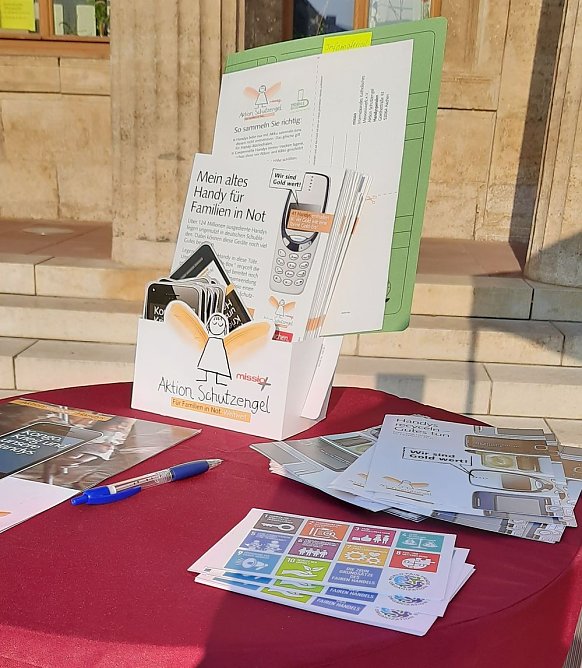 Faire Woche auch auf dem Markt (Foto: Karl-Heinz Herrmann) Faire Woche auch auf dem Markt (Foto: Karl-Heinz Herrmann)