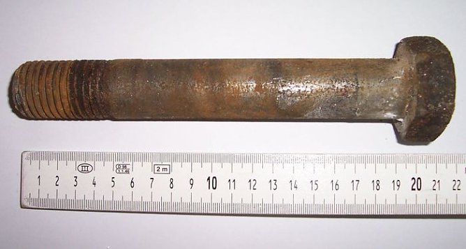 Gefährlicher Bolzen (Foto: Polizei) Gefährlicher Bolzen (Foto: Polizei)