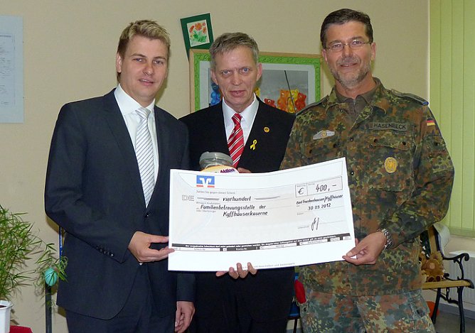 Kamerad Bernd Lehmann geehrt (Foto: Karl-Heinz Herrmann)