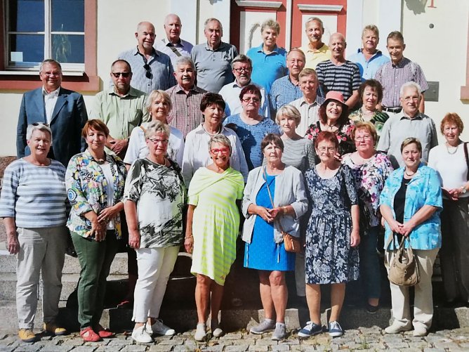 Goldenes Abitur 2020 (Abiturjahrgang 1966-1970) (Foto: Frau Mäder) Goldenes Abitur 2020 (Abiturjahrgang 1966-1970) (Foto: Frau Mäder)