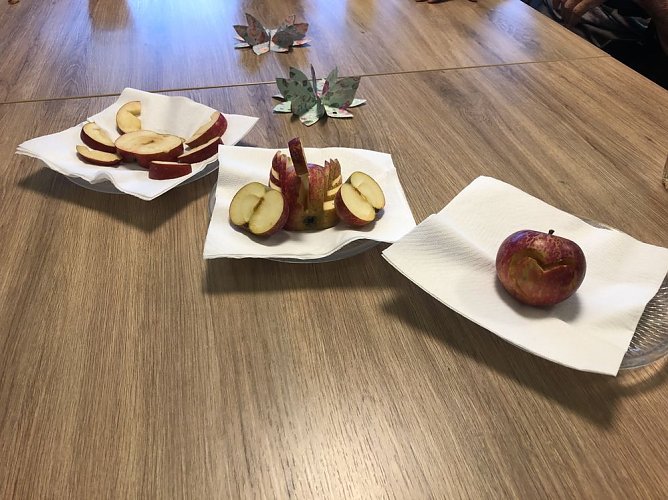 Ein Apfel am Morgen vertreibt Kummer und Sorgen (Foto: AWO-Seniorenresedenz)