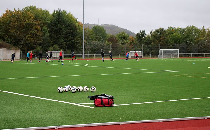 Kunstrasenplatz wieder nutzbar. (Foto: Karl-Heinz Herrmann)