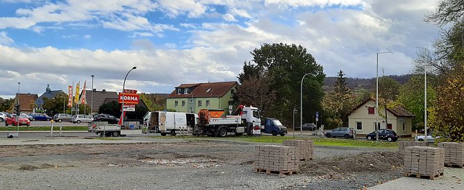 Baustelle und Kraniche (Foto: Karl-Heinz Herrmann) Baustelle und Kraniche (Foto: Karl-Heinz Herrmann)