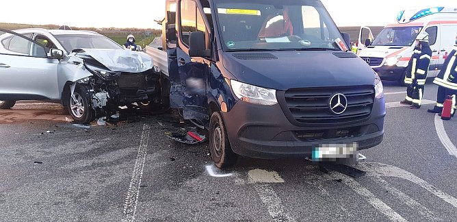 Schwerer Unfall (Foto: Silvio Dietzel/Feuerwehr Sondershausen Bebra) Schwerer Unfall (Foto: Silvio Dietzel/Feuerwehr Sondershausen Bebra)