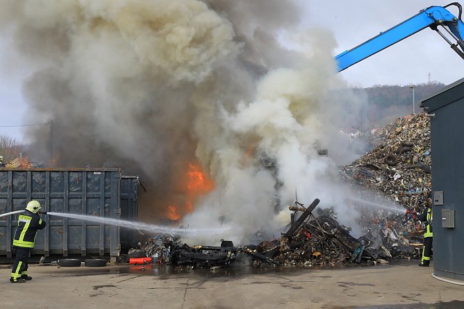 Großbrand in Bebra (Foto: Silvio Dietzel) Großbrand in Bebra (Foto: Silvio Dietzel)