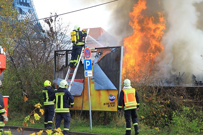 Großbrand in Bebra (Foto: Silvio Dietzel) Großbrand in Bebra (Foto: Silvio Dietzel)