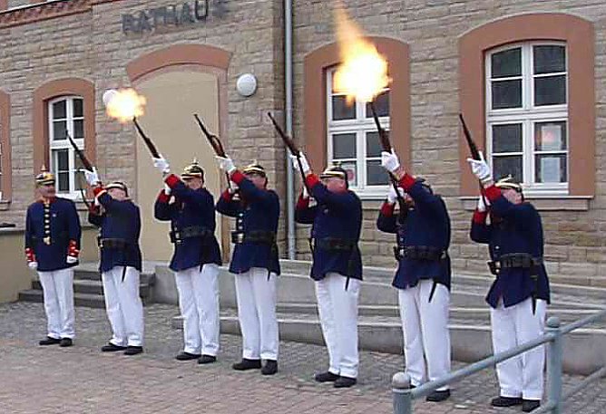 Bottendorfer Schützen (Foto: Karl-Heinz Herrmann) Bottendorfer Schützen (Foto: Karl-Heinz Herrmann)