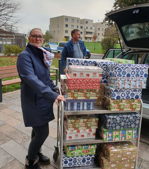 R&uuml;ckblick zur Aktion Weihnachten im Schuhkarton (Foto: D&uuml;ne)