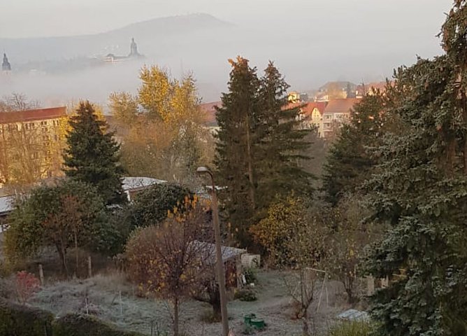 Blick vom Hasenholz über die Stadt bei Nebel im Advent. (Foto: Norbert Vonhof) Blick vom Hasenholz über die Stadt bei Nebel im Advent. (Foto: Norbert Vonhof)
