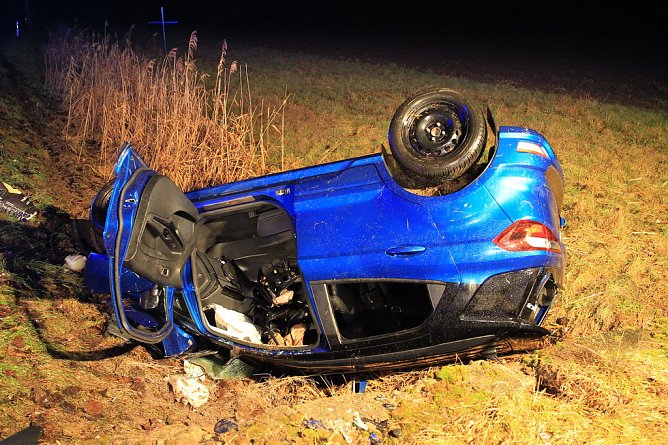 Unfall mit Todesfolge bei Greussen (Foto: S.Dietzel) Unfall mit Todesfolge bei Greussen (Foto: S.Dietzel)