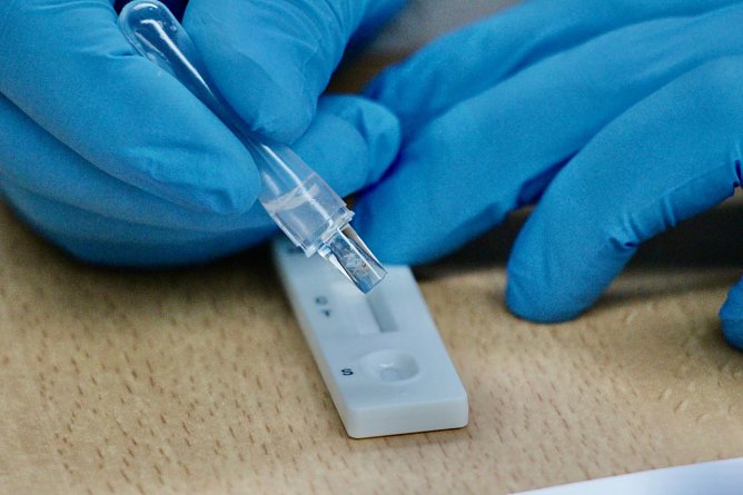 Covid-19 Antigentest (Schnelltest) (Foto: Eva Maria Wiegand)