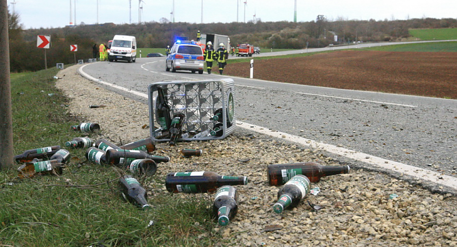 Verlorene Ladung auf der B4 (Foto: S. Dietzel)