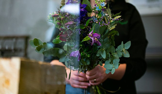 Schlechte Bezahlung für Floristinnen und Floristen (Foto: IG Bau) Schlechte Bezahlung für Floristinnen und Floristen (Foto: IG Bau)