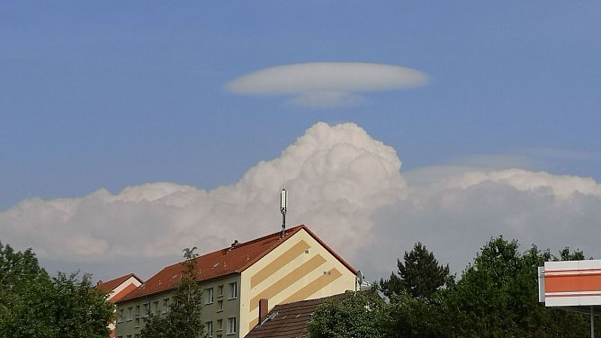 Sind die Au&szlig;erirdischen da? (Foto: T.Leipold Sondershausen)