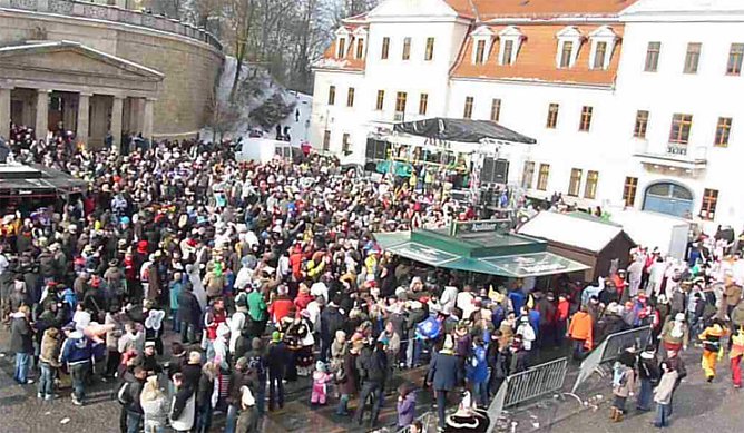 Markt nach Rosenmontagsumzug (Foto: khh)