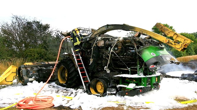 Gro&szlig;h&auml;cksler am Windpark Helbed&uuml;ndorf total ausgebrannt (Foto: Silvio Dietzel)