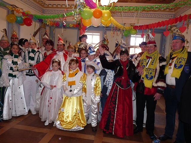 Erstürmung Rathaus (Foto: Karl-Heinz Herrmann) Erstürmung Rathaus (Foto: Karl-Heinz Herrmann)