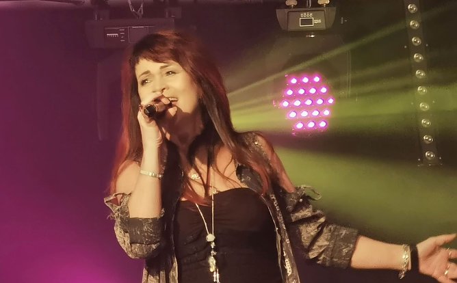 Angela und nicht Andrea singt: Du hast mich 1000 x belogen (Foto: Agentur)