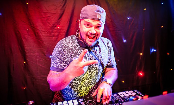 Chris Rock legt am Samstag zur RTL-Clubnight in Bleicherode auf (Foto: Agentur) Chris Rock legt am Samstag zur RTL-Clubnight in Bleicherode auf (Foto: Agentur)