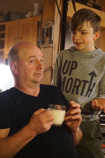 Jan Graichen und Hannes Nacke in "Jonas und sein Weichei-Dad" (Foto: Erik Grun)