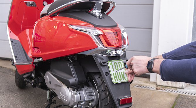 Neue Kennzeichen ab März (Foto: HUK Coburger) Neue Kennzeichen ab März (Foto: HUK Coburger)