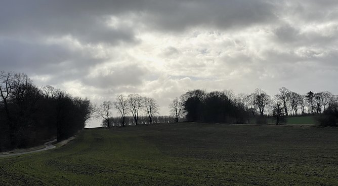 Das Schmuddelwetter bleibt uns erhalten (Foto: oas)